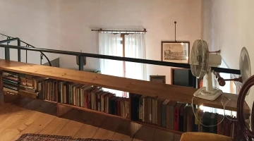 Détail du mobilier de la mezzanine