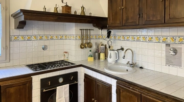 Cuisine équipée d'un four