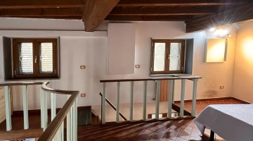 Escalier menant à la zone de couchage