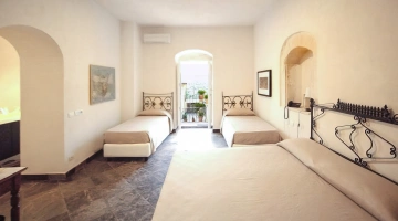 Camera quadrupla con terrazzo