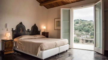 Camera matrimoniale con balcone