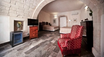 Camera con TV e frigobar