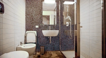 Bagno con box doccia