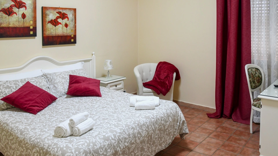 Camera con letto matrimoniale