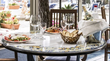 Repas servis à table