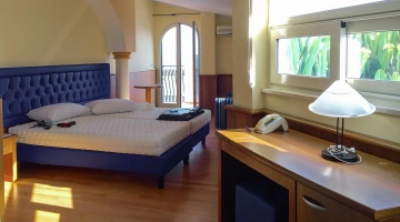 Chambre double avec bureau et balcon