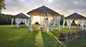 Giardino con gazebo