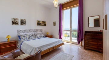 Doppelzimmer mit Balkon und Meerblick