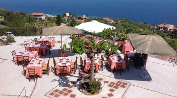 Tavolini in giardino