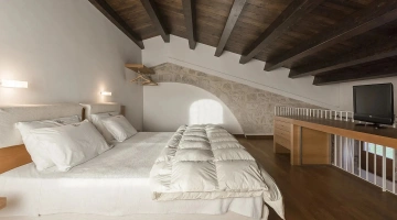 Camera matrimoniale con TV