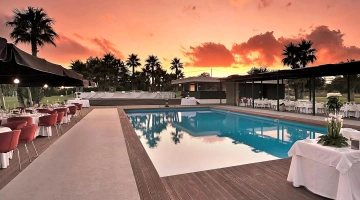 Zona piscina allestita per eventi