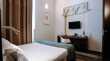 Camera matrimoniale con TV