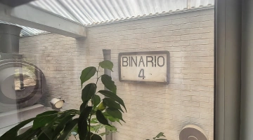 Dettaglio arredi in una sala comune