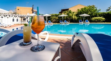 Servizio bar a bordo piscina