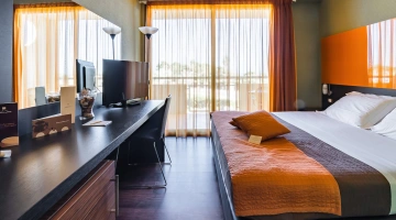 Camera matrimoniale con balcone