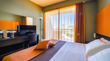 Camera matrimoniale con TV