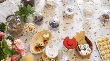 Merenda con tè e tisane
