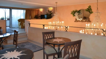 Area bar con tavolini