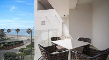 Balcon aménagé dans une chambre