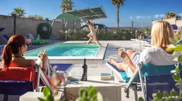 Schwimmbad und Solarium