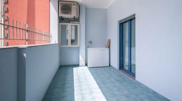 Loggia in einer Dreizimmerwohnung im Erdgeschoss