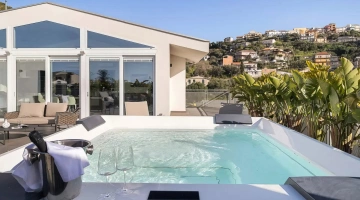 Jacuzzi dans un appartement penthouse