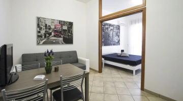 Wohnzimmer und Schlafzimmer in einer Dreizimmerwohnung