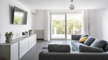 Salon avec télévision