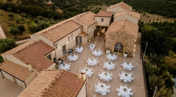 Vue aérienne du Borgo d'Orlando aménagé pour une réception