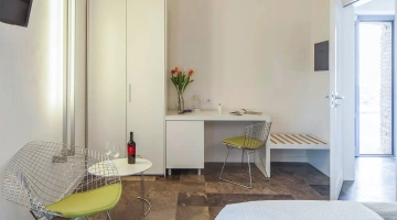 Détail du mobilier d'une pièce