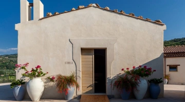 Extérieur d'une église désacralisée