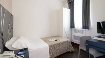 Chambre avec lit simple