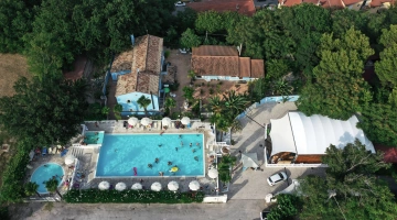 Veduta aerea della zona piscina