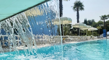 Getto d'acqua in piscina