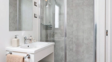 Bagno con box doccia in Suite