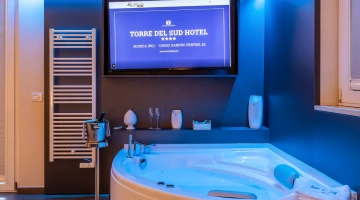 Vasca idromassaggio in una Junior Suite