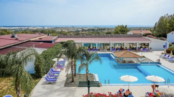 Piscina tropicale vista dall'alto