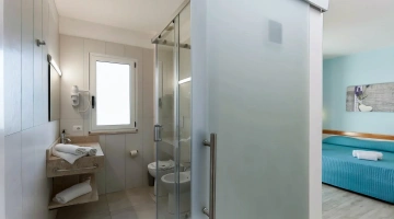 Camera con bagno privato