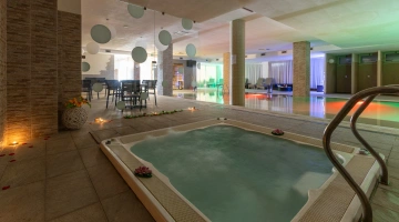 Bain à remous dans le centre de bien-être