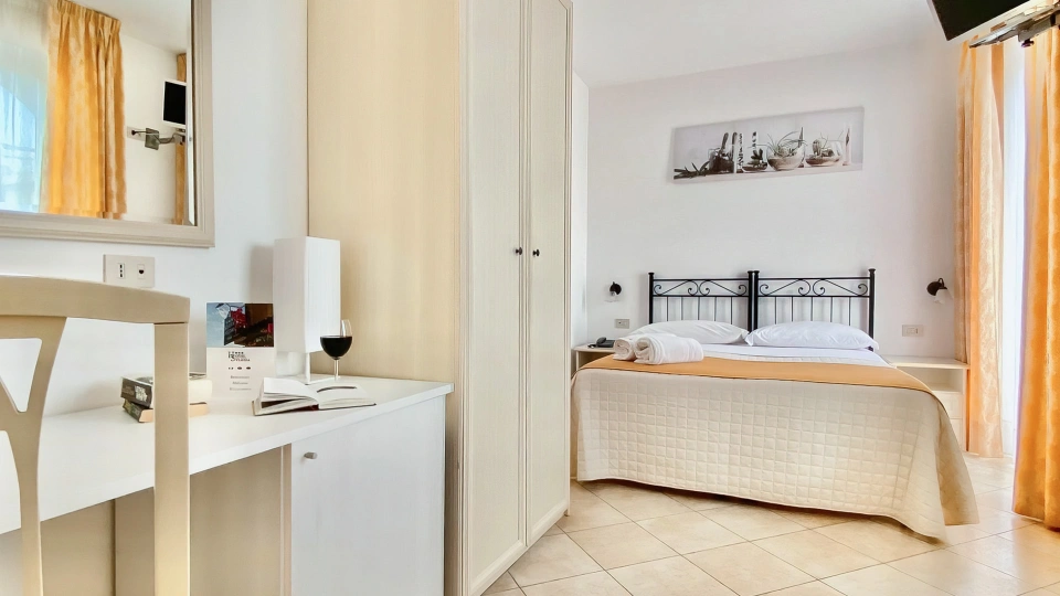 Chambre avec lit double