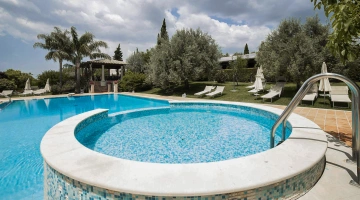 Piscina con idromassaggio