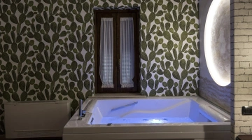 Vasca idromassaggio in Suite Luna