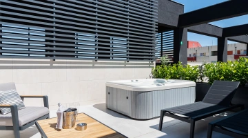 Terrace with Jacuzzi in Junior Suite