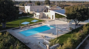 Resort con piscina stagionale