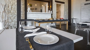 Sala allestita per i pasti