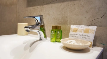 Bagno con set di cortesia in omaggio