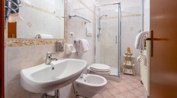 Servizi privati con box doccia
