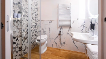Servizi privati con box doccia