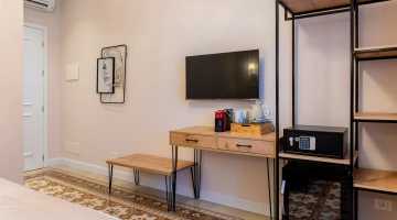 Coffre-fort et TV dans la chambre