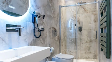 Services privés avec douche et sèche-cheveux